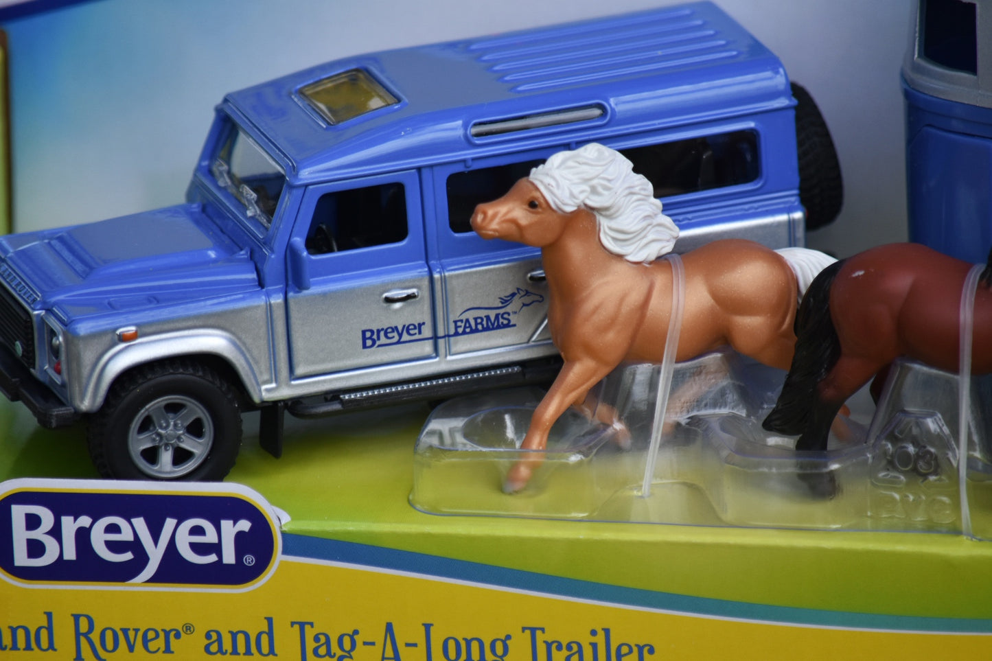 Breyer Stablemates Farms Land Rover & Tag-A-Long Trailer