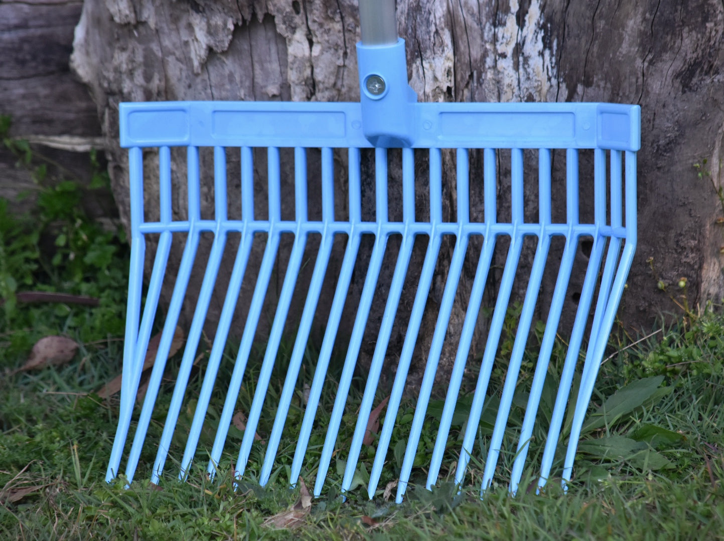 Red Gorilla Straight Handled Stable Rake – Penelope Claire Ponywear