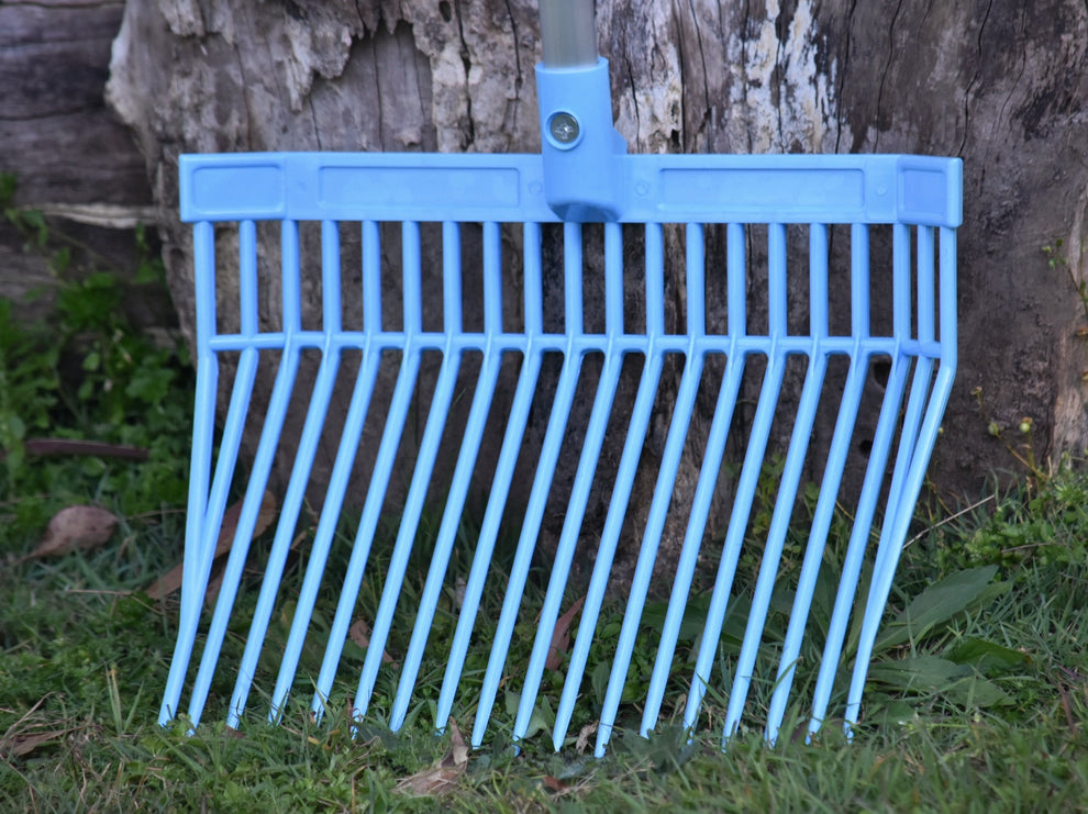 Red Gorilla Straight Handled Stable Rake – Penelope Claire Ponywear